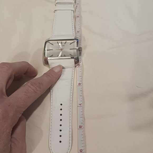 Like-New VINTAGE NAUTICA Watch - Picture 5 of 13